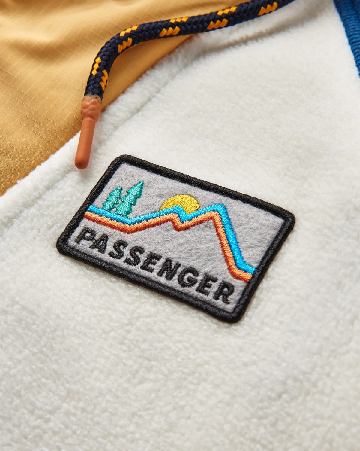 Fleece|Fleece|Passenger Alexander Recycled Polar Hooded Fleece - Egret