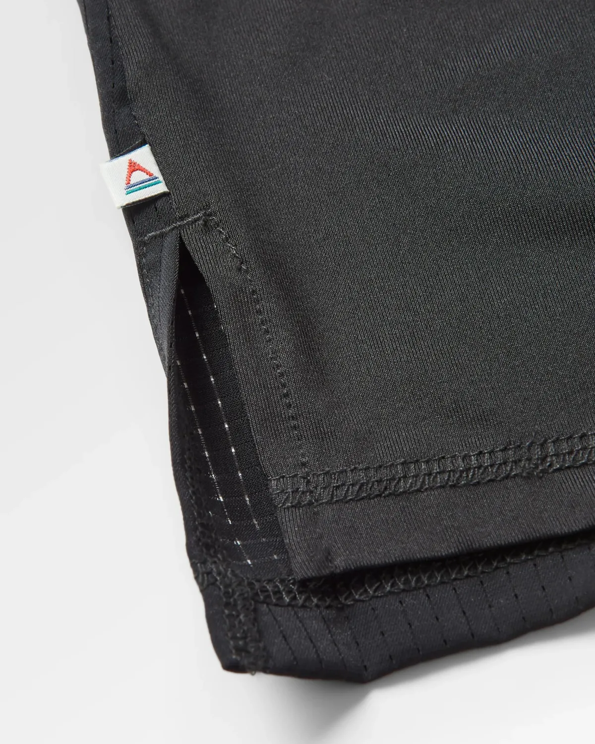 T-Shirts & Tank Tops|Tops|Passenger Aurora Active Long Sleeve T-Shirt - Black