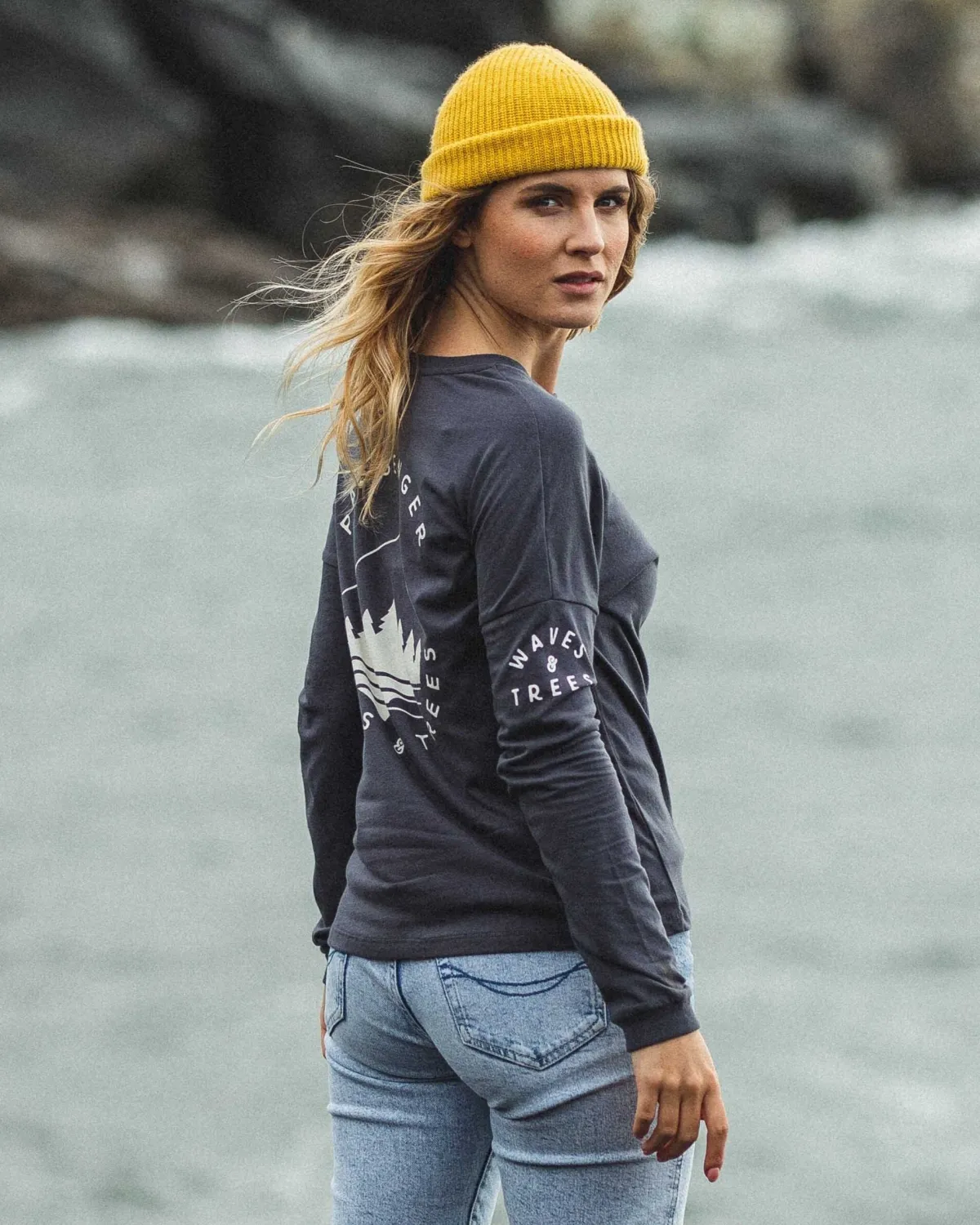 T-Shirts & Tank Tops|Tops & T-Shirts|Passenger Big Leaf Recycled Long Sleeve T-Shirt - Faded Black FadedBlack