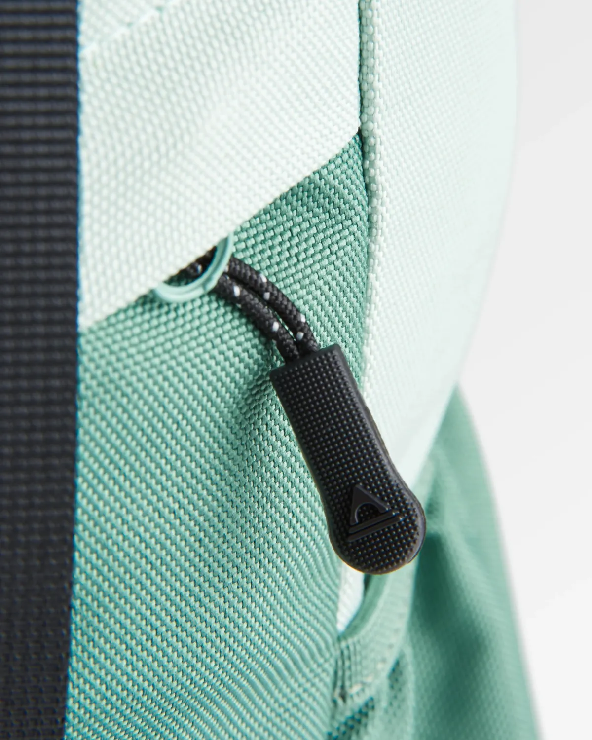 Backpacks & Bags|Backpacks & Bags|Passenger Boondocker Recycled 26L Backpack - Surf Spray Multi SurfSprayMulti