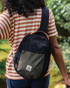 Backpacks|Passenger Boondocker Recycled Sling 8L - True Black/ Khaki Green TrueBlack/KhakiGreen