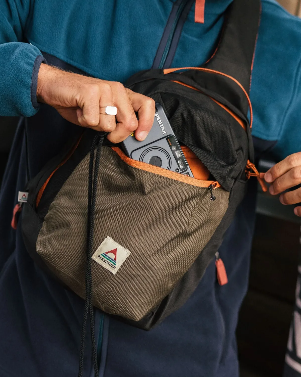 Backpacks|Passenger Boondocker Recycled Sling 8L - True Black/ Khaki Green TrueBlack/KhakiGreen