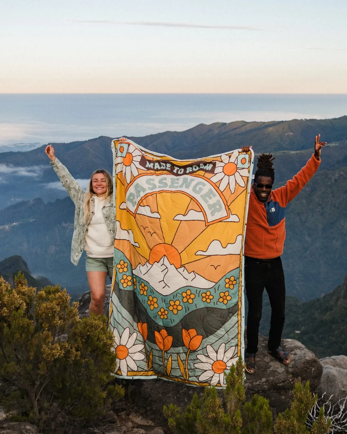 Blankets|Blankets|Passenger Cabin Recycled Sherpa Blanket - Seasonal Graphic/ Birch SeasonalGraphic/Birch