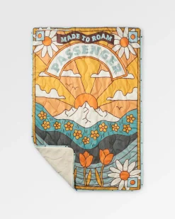Blankets|Blankets|Passenger Cabin Recycled Sherpa Blanket - Seasonal Graphic/ Birch SeasonalGraphic/Birch