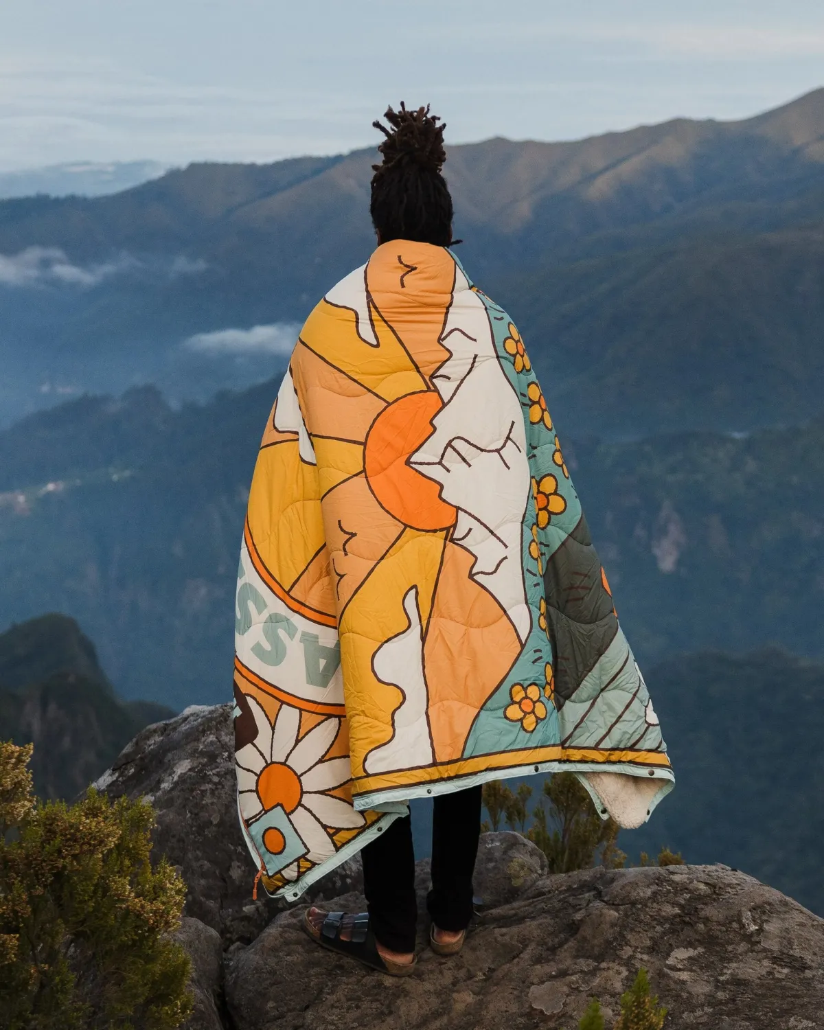 Blankets|Blankets|Passenger Cabin Recycled Sherpa Blanket - Seasonal Graphic/ Birch SeasonalGraphic/Birch