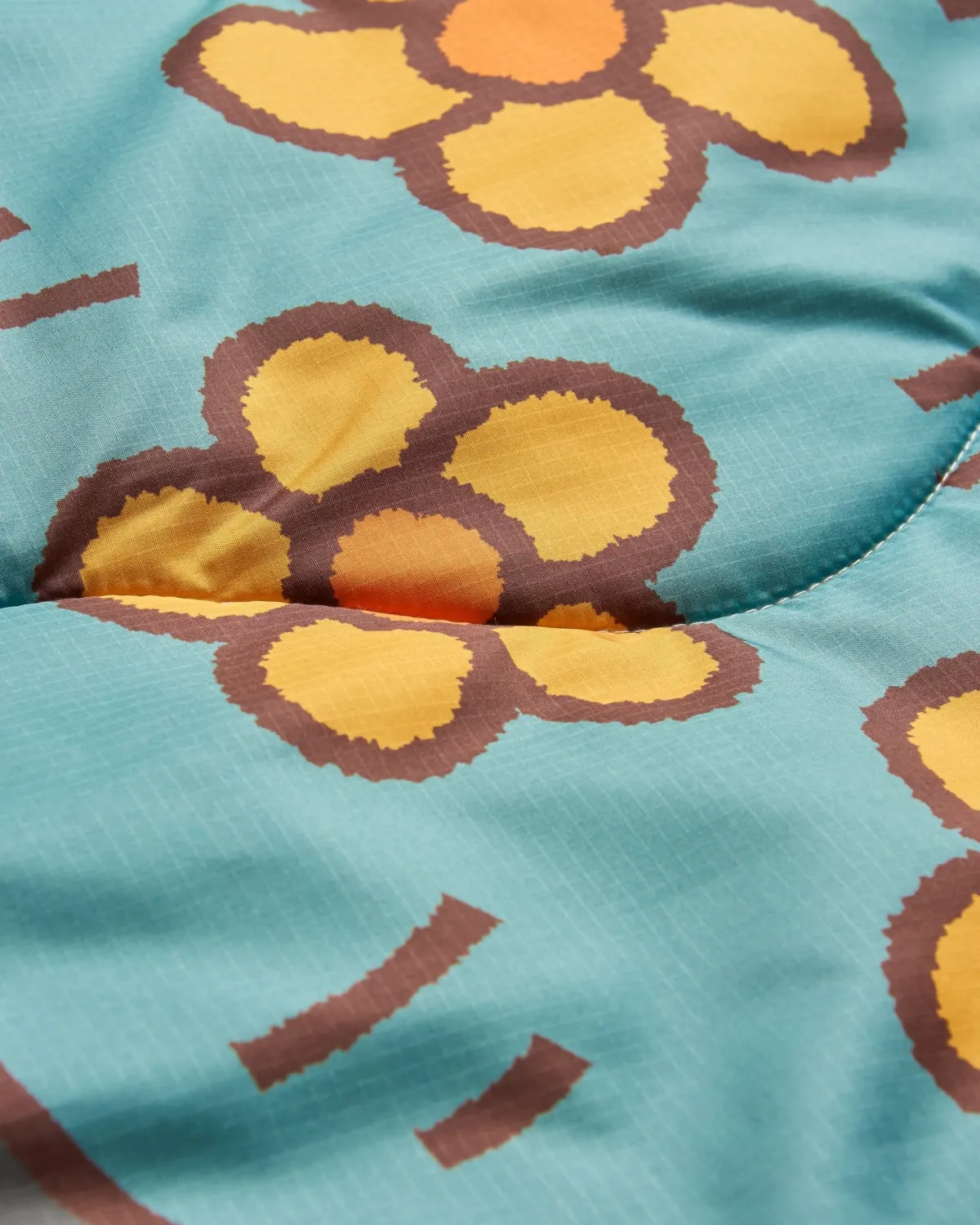 Blankets|Blankets|Passenger Cabin Recycled Sherpa Blanket - Seasonal Graphic/ Birch SeasonalGraphic/Birch