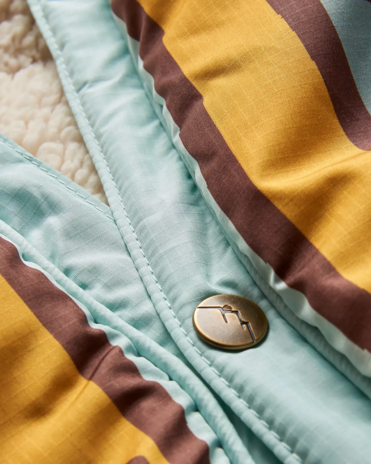 Blankets|Blankets|Passenger Cabin Recycled Sherpa Blanket - Seasonal Graphic/ Birch SeasonalGraphic/Birch
