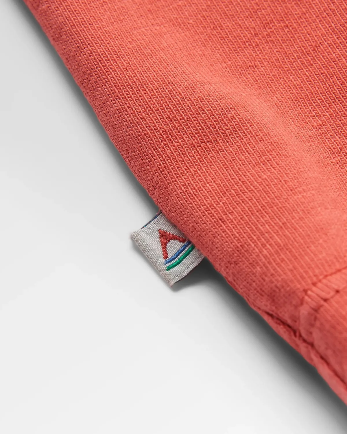 T-Shirts & Tank Tops|Tops & T-Shirts|Passenger Classic Recycled Cotton Long Sleeve T-Shirt - Mineral Red MineralRed