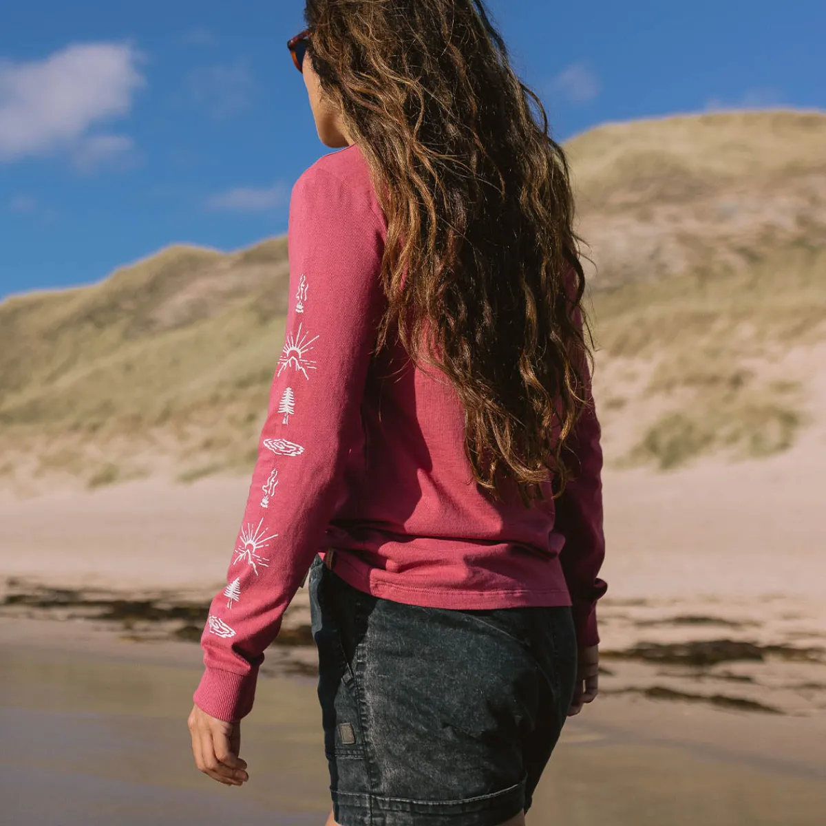 T-Shirts & Tank Tops|Tops & T-Shirts|Passenger Dawn Recycled Cotton Long Sleeve T-Shirt - Earth Red EarthRed