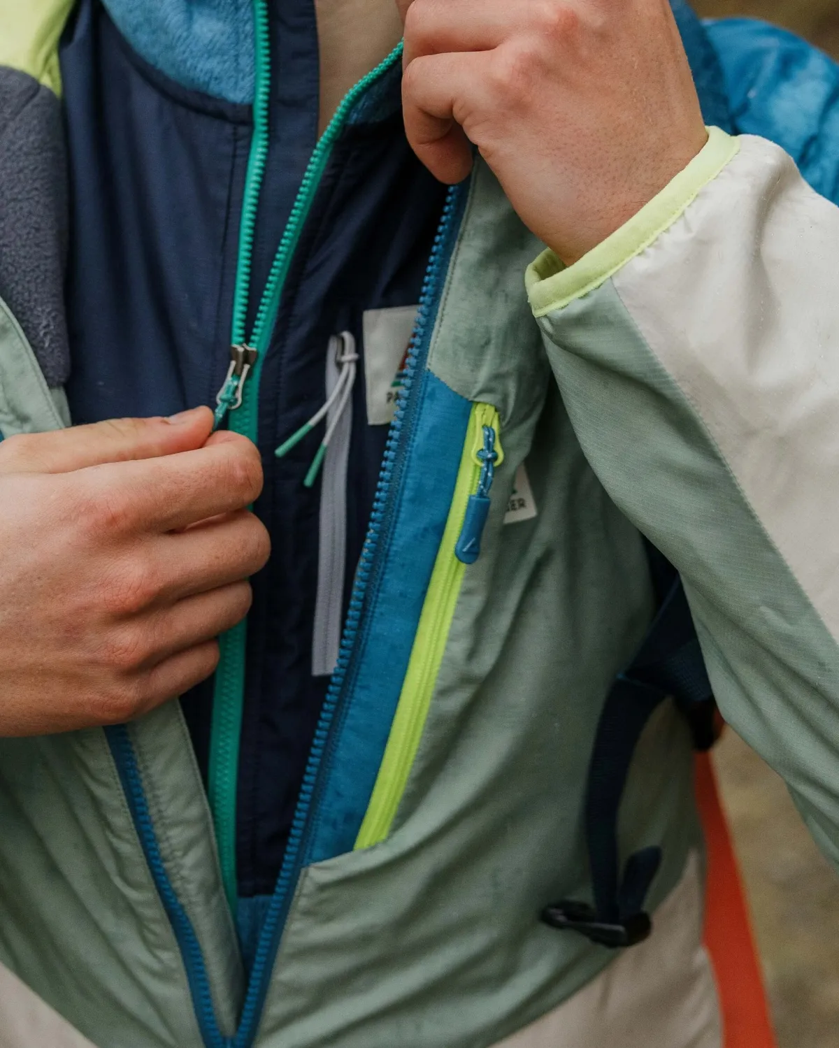 Jackets|Outdoor Active|Passenger Daybreak Lightweight Men's Recycled Thermore Insulated Jacket - Pistachio/Blue Steel Pistachio/BlueSteel