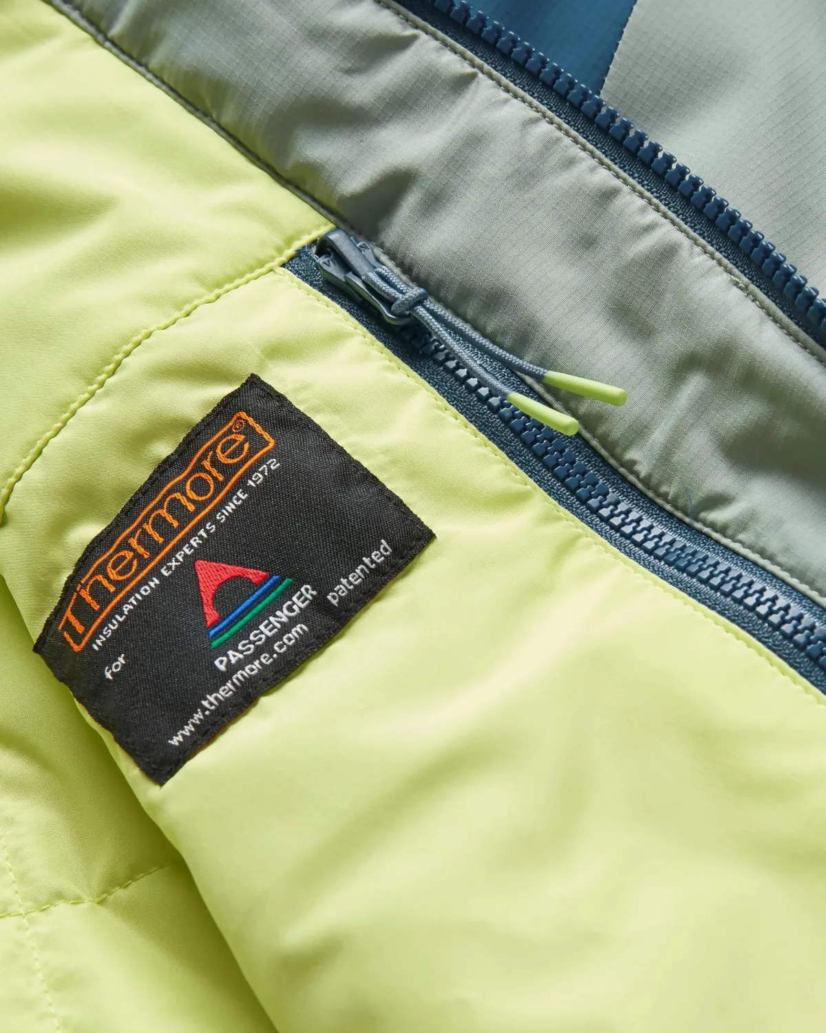 Jackets|Outdoor Active|Passenger Daybreak Lightweight Men's Recycled Thermore Insulated Jacket - Pistachio/Blue Steel Pistachio/BlueSteel