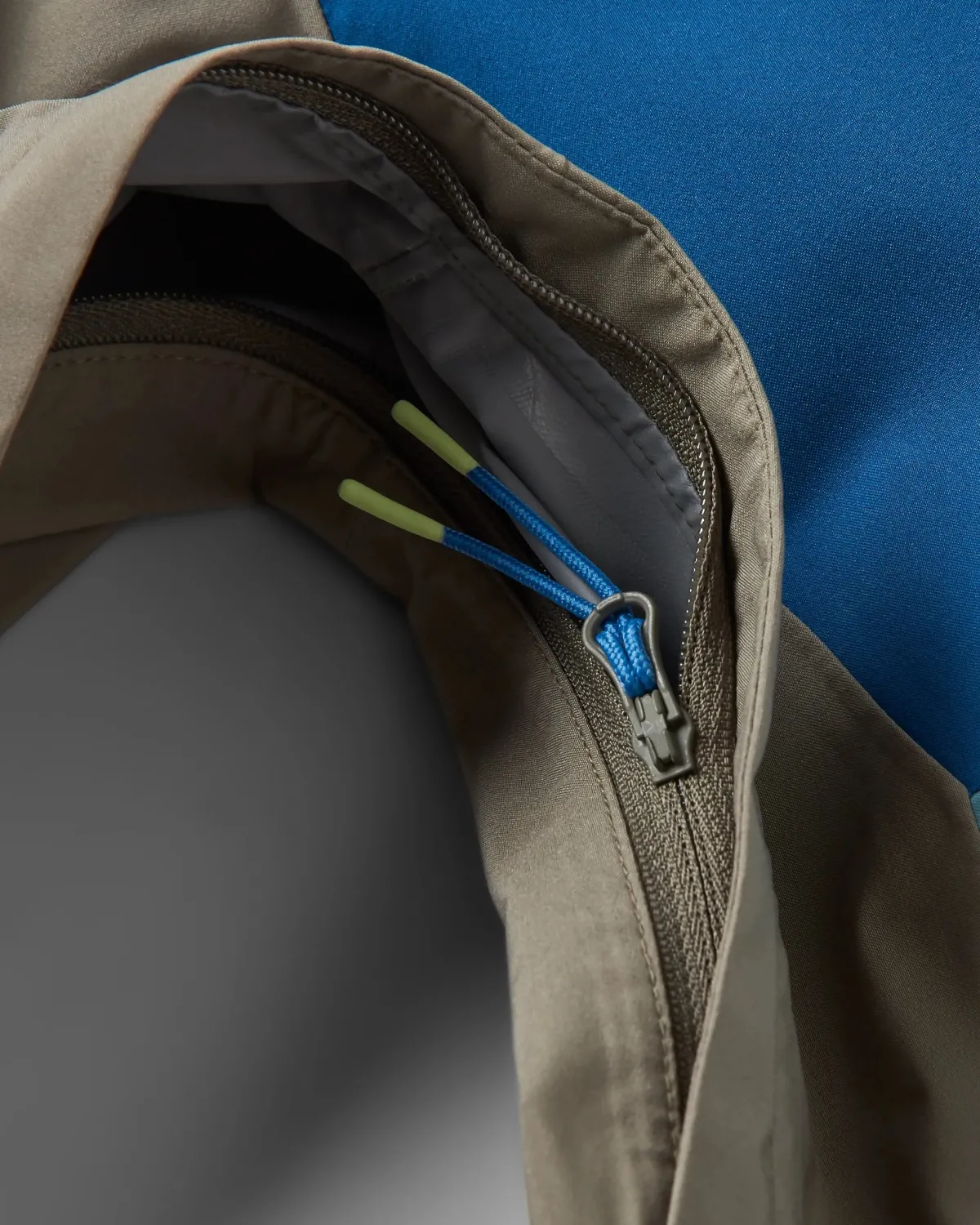 Jackets|Outdoor Active|Passenger Downpour Recycled Waterproof Jacket - Tidal Blue/Arctic/Dusty Olive TidalBlue/Arctic/DustyOlive