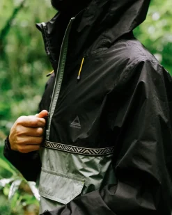 Jackets|Passenger Flow Half Zip Recycled Water Resistant Jacket - True Black/Pistachio TrueBlack/Pistachio