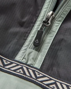 Jackets|Passenger Flow Half Zip Recycled Water Resistant Jacket - True Black/Pistachio TrueBlack/Pistachio