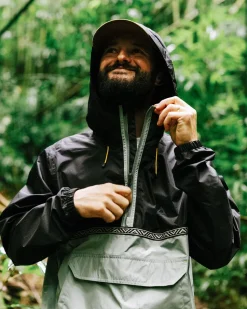 Jackets|Passenger Flow Half Zip Recycled Water Resistant Jacket - True Black/Pistachio TrueBlack/Pistachio