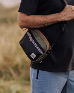 Backpacks & Bags|Hip Packs|Passenger Mainland Recycled Hip Pack - True Black/ Khaki Green TrueBlack/KhakiGreen