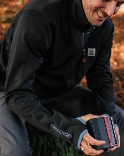 Fleece|Outdoor Active|Passenger Men's Solitude Recycled Polartec® Fleece Pullover - Black