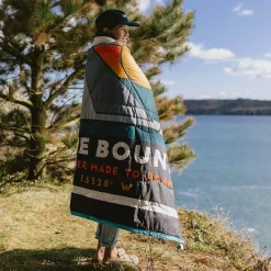 Blankets|Blankets|Passenger Nomadic Recycled Sherpa Blanket - Black 'Nowhere Bound' Print Black'NowhereBound'Print