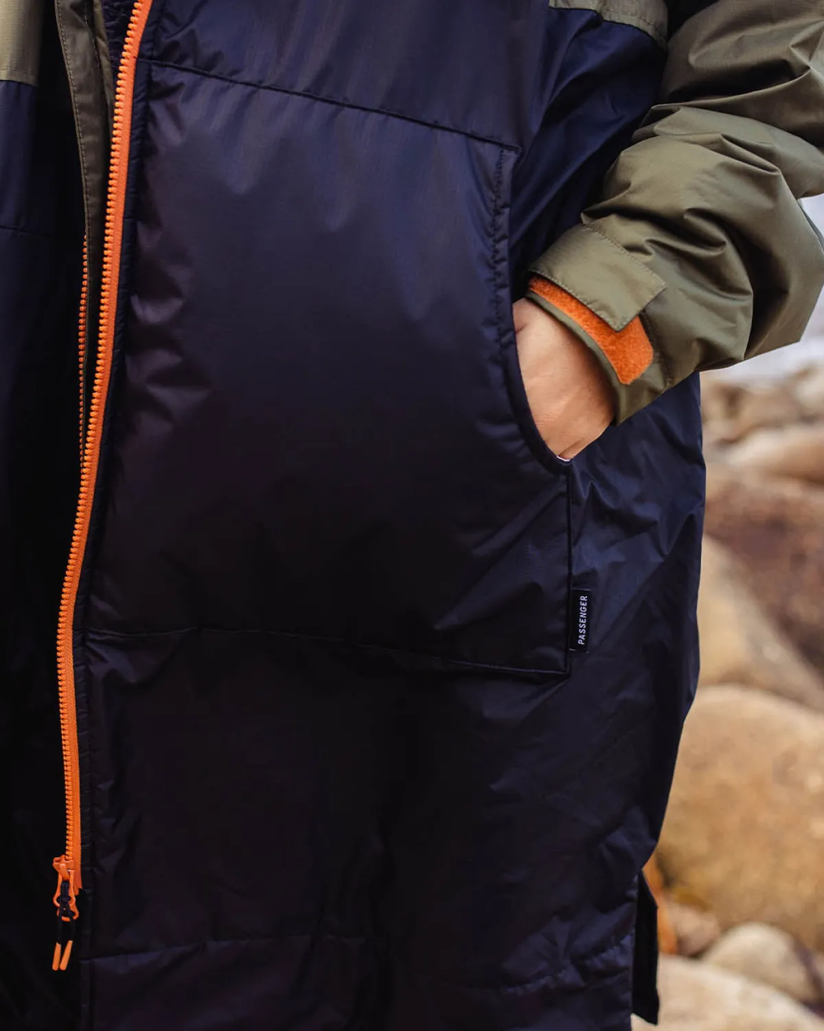 Changing Robes & Surf Ponchos|Changing Robes & Surf Ponchos|Passenger Roaming Recycled Sherpa Lined Changing Robe - Black/ Khaki Green Black/KhakiGreen