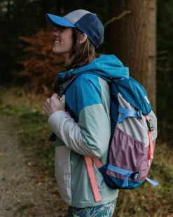 Jackets|Outdoor Active|Passenger Shasta Lightweight Women's Recycled Thermore Insulated Jacket - Pistachio/Blue Steel Pistachio/BlueSteel