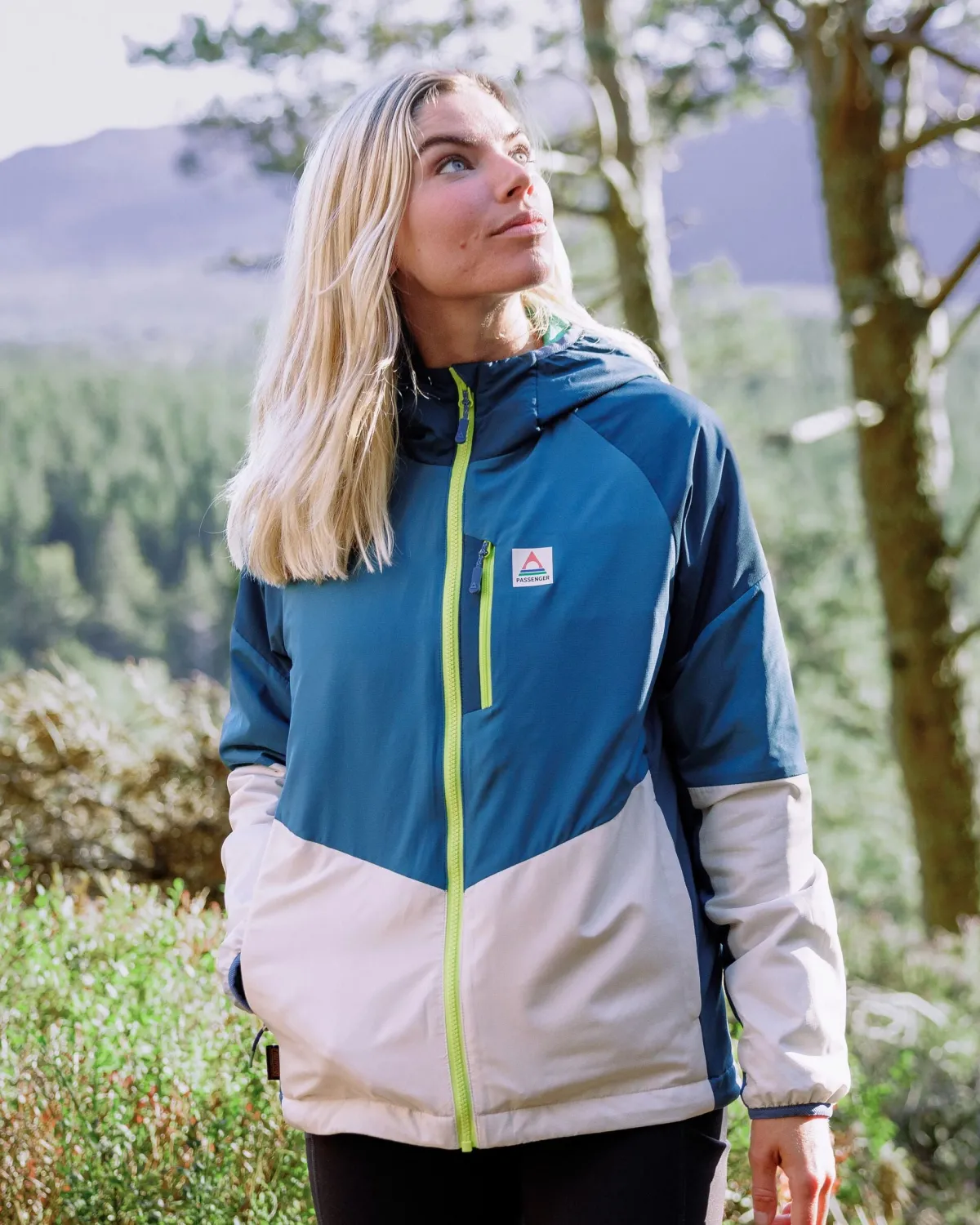Jackets|Outdoor Active|Passenger Shasta Lightweight Women's Recycled Thermore Insulated Jacket - Tidal Blue/Blue Steel/Birch TidalBlue/BlueSteel/Birch