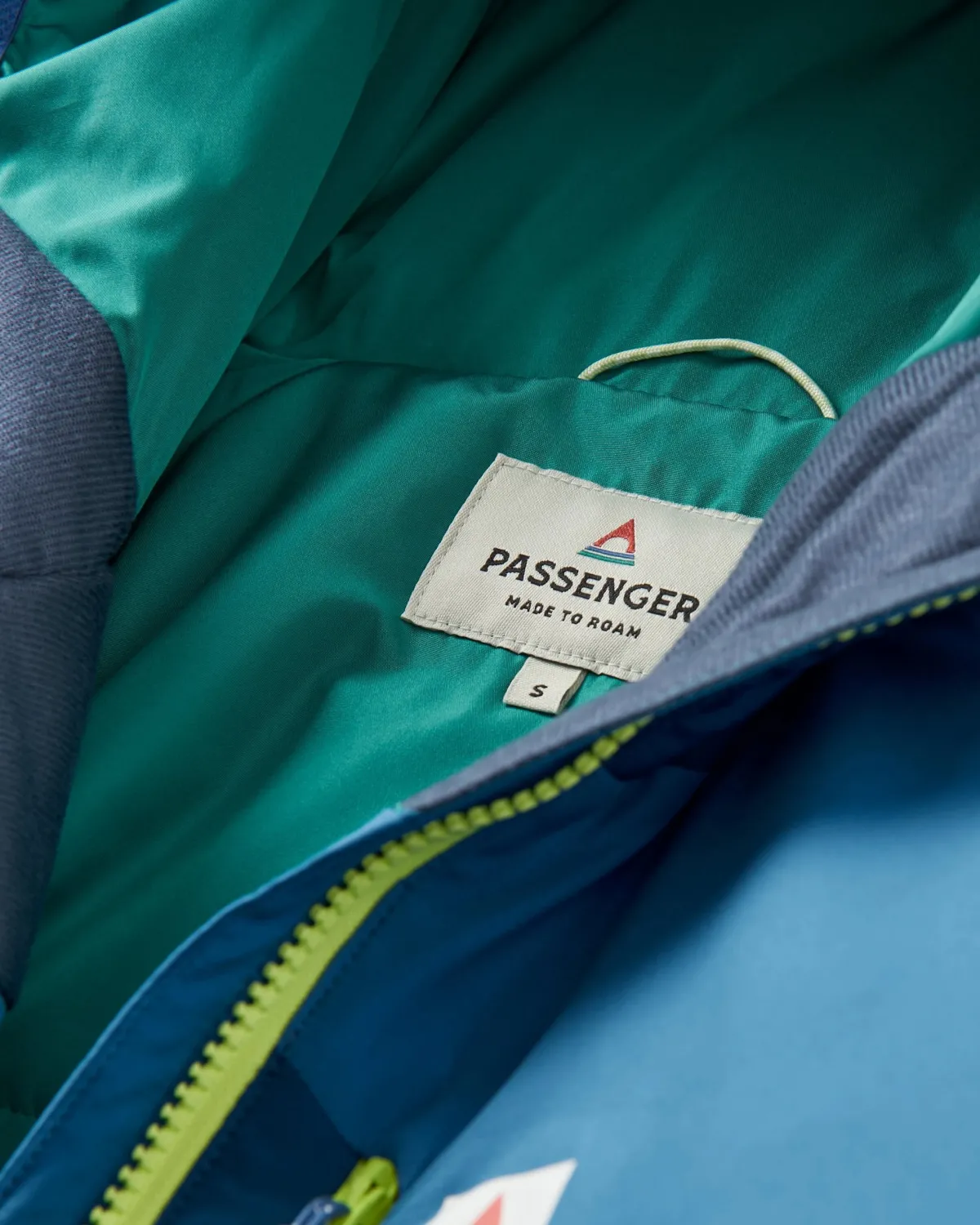 Jackets|Outdoor Active|Passenger Shasta Lightweight Women's Recycled Thermore Insulated Jacket - Tidal Blue/Blue Steel/Birch TidalBlue/BlueSteel/Birch
