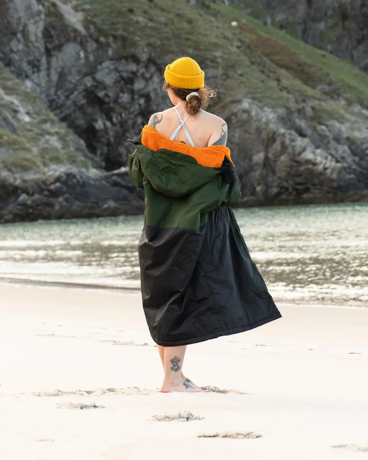 Changing Robes & Ponchos|Surf Accessories|Passenger Tempest Recycled Waterproof Changing Robe - Fir Tree/ Black FirTree/Black