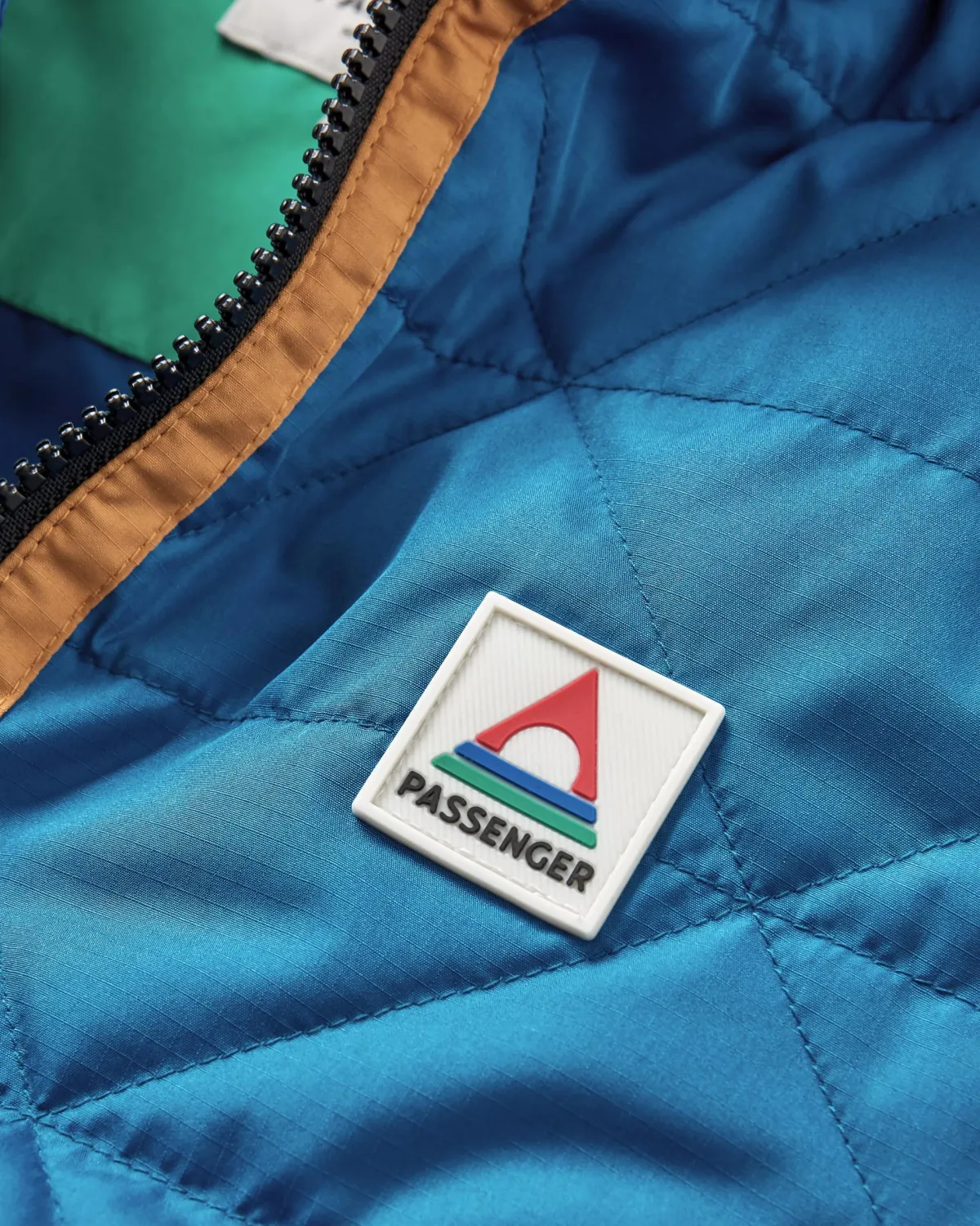 Insulated|Outdoor Active|Passenger Trace Recycled Thermore Insulated Jacket - Corsair Blue/ Jungle Green CorsairBlue/JungleGreen