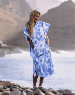 Changing Robes & Surf Ponchos|Changing Robes & Surf Ponchos|Passenger Tulum Recycled Towel Poncho - Tie Dye Cornflower TieDyeCornflower