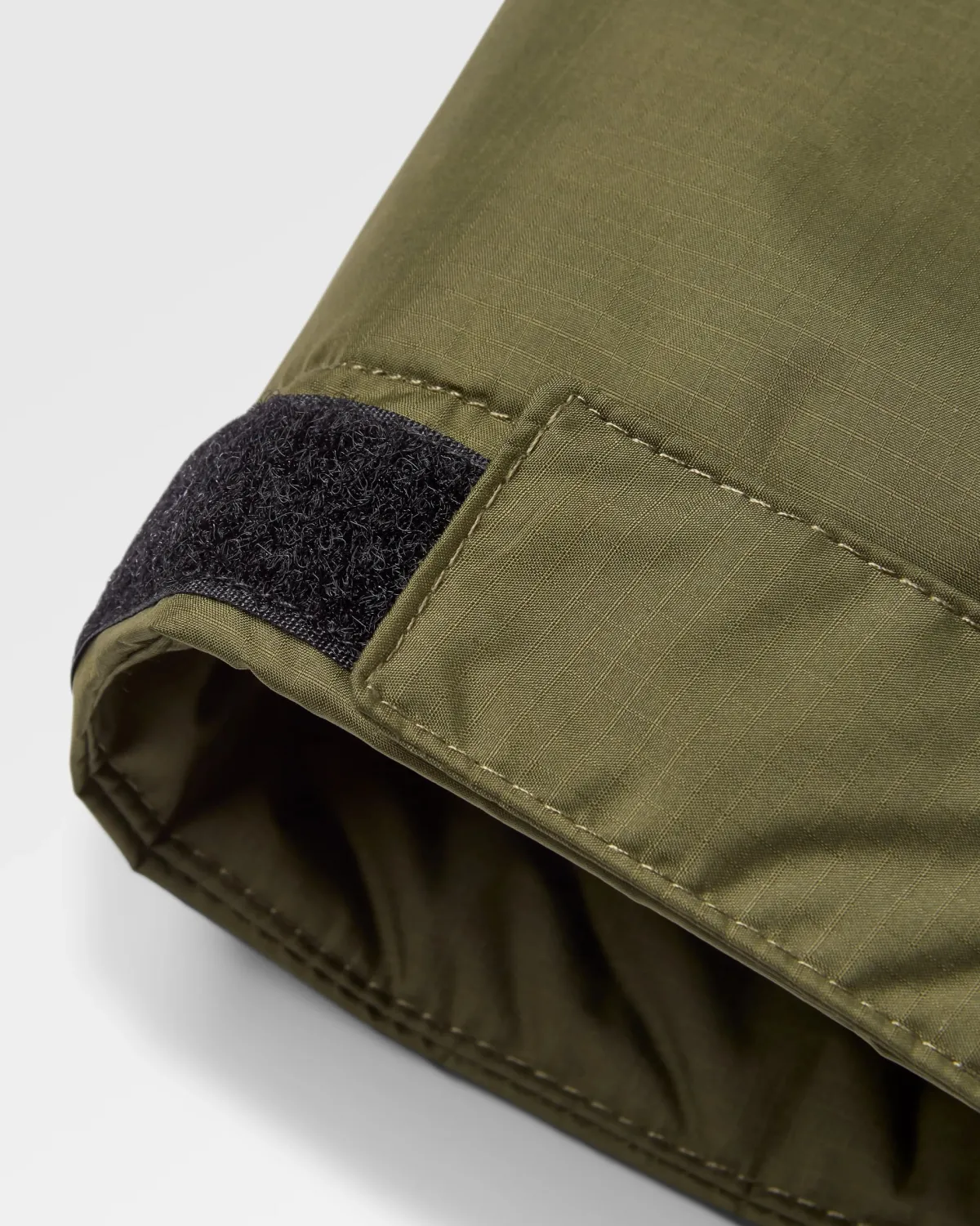 Surf Accessories|Surf Accessories|Passenger Waves Recycled Sherpa Lined Changing Robe - Black/Khaki Green Black/KhakiGreen